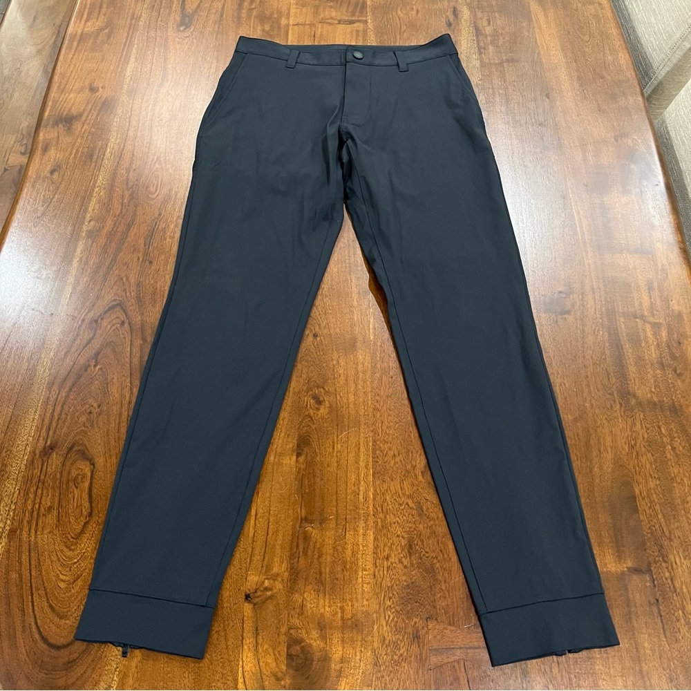 Rhone Commuter Slim Fit Joggers Size 28